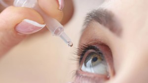 can dry eyes cause light sensitivity